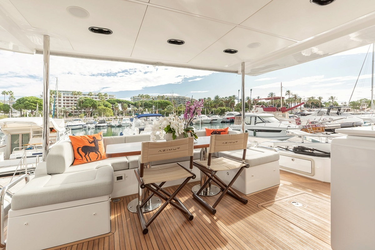 Аренда яхты Azimut 72 Solstice во Франции